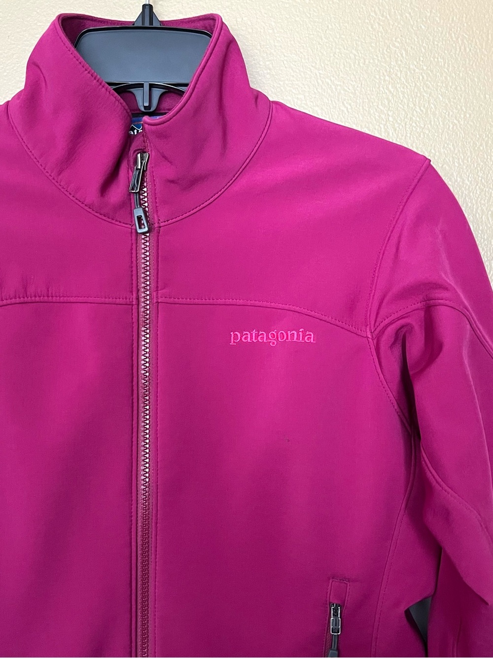 Patagonia Women Jacket Zipper Front XSmall Fuchsia